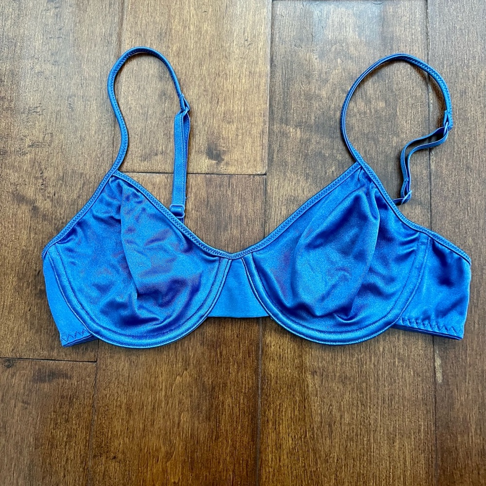 Victoria’s Secret vintage second skin satin underwire bra size 34B